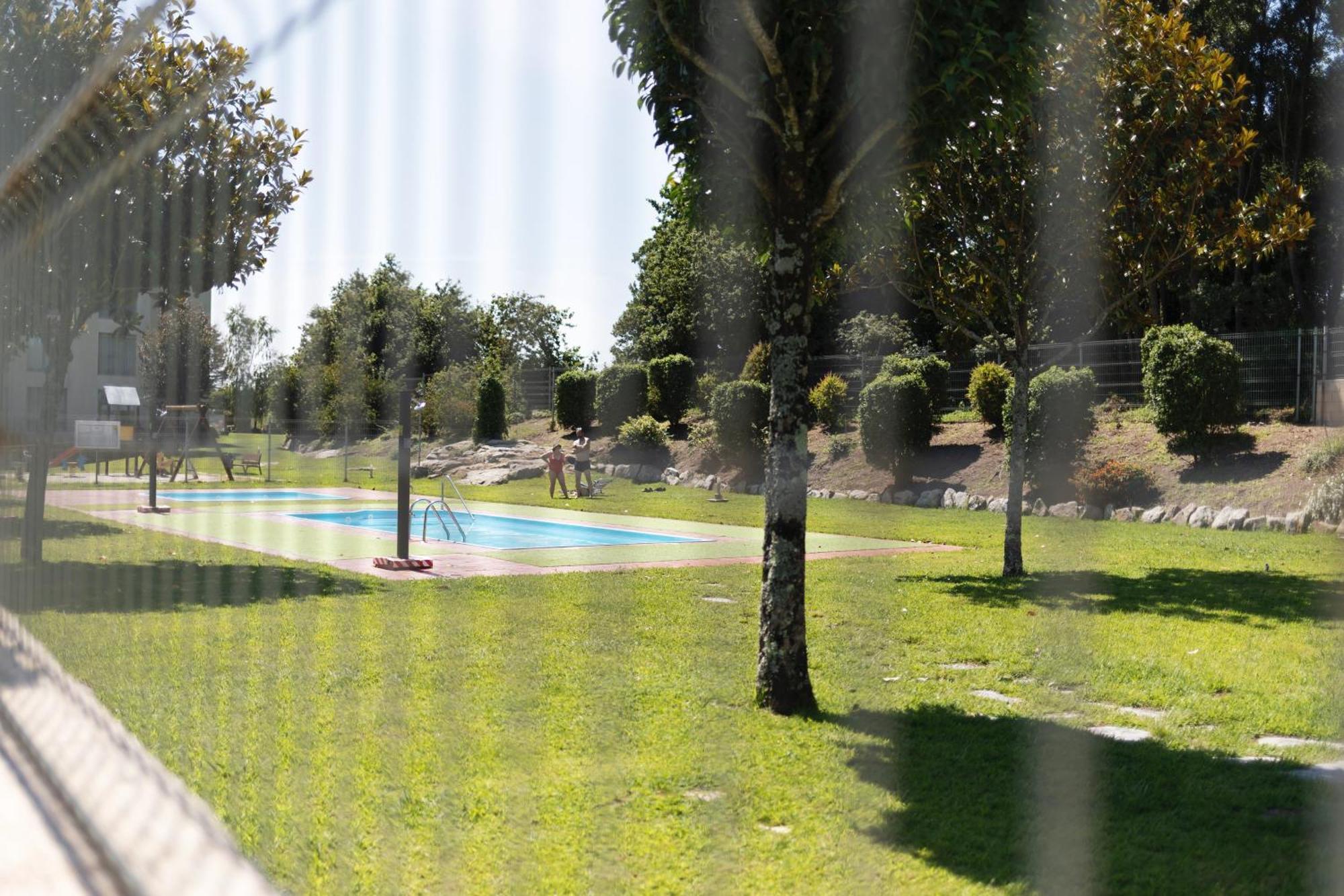 Baruhaus Piscina Y Parking Rianxo Rianjo